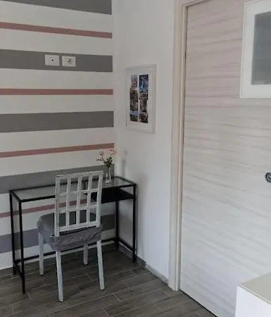 Apartment Little House Turin
